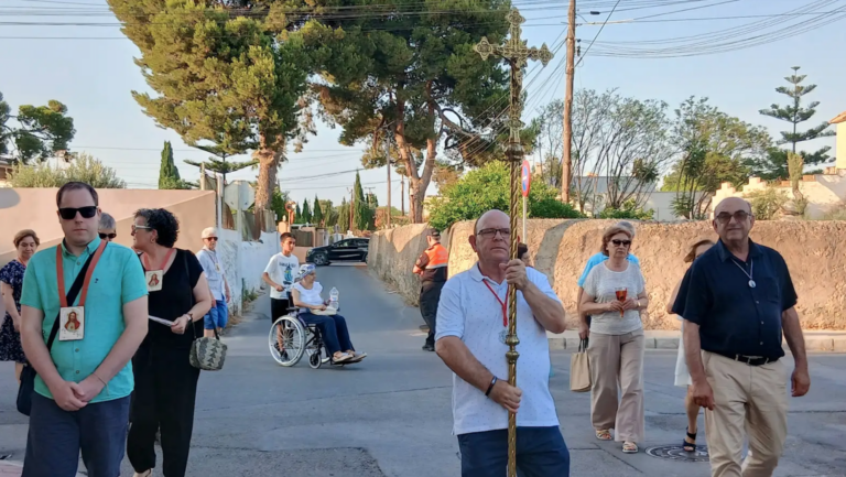 El Barri del Progrés celebra la Missa Solemne i la processó en honor a la Virgen del Amor Hermoso i la Virgen del Rocío