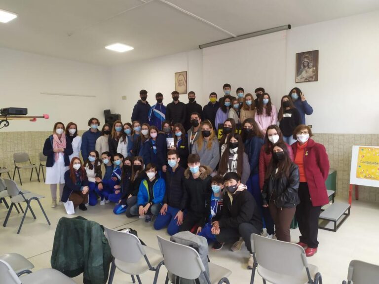 L’escriptor Pere Cervantes visita el col·legi de la Consolació