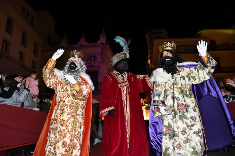 La nova carrossa de Baltasar espera als Reis Mags a Vila-real per a la seua cavalcada d’Interès Turístic Provincial