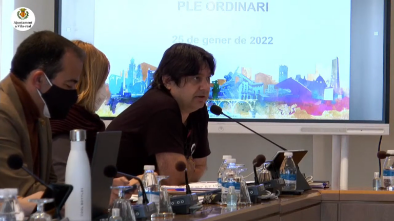 Podem suspén de militància a Chalmeta pel seu vot a favor per instal·lar banderes d’Espanya als col·legis de Vila-real