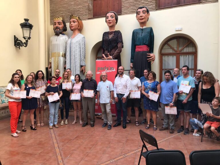 22 voluntaris i aprenents del Voluntariat pel valencià de 2019 a Vila-real reben els diplomes acreditatius
