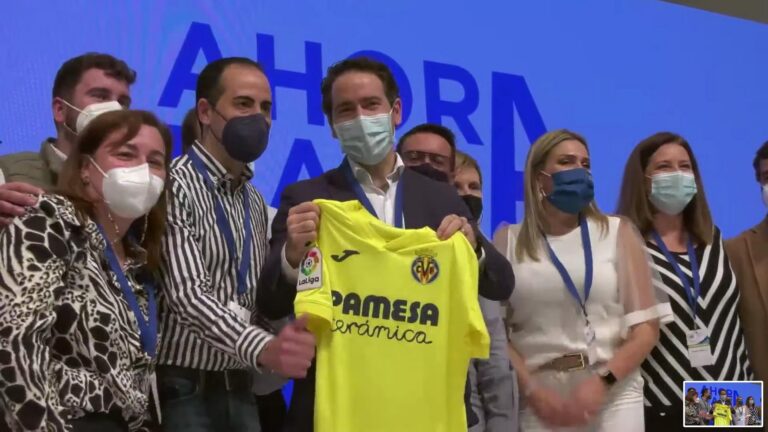 Teo García Egea ja té una camiseta per defendre els colors del Villarreal en la final de la Europe League