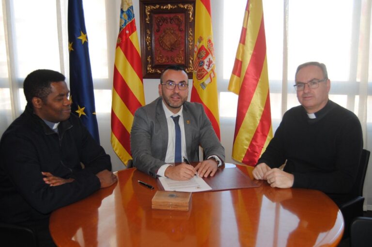 L'església dels Sants Evangelistes de Vila-real inaugura aquest diumenge la seua nova porta 