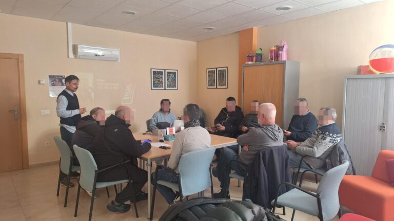 Vila-real reforça la formació digital de persones en procés de rehabilitació