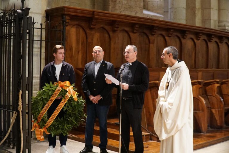 Vila-real peregrina a la tomba de Jaume I al 750é Aniversari de la Fundació de la ciutat