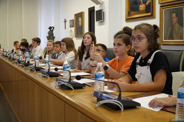 El Consell de Xiquets i Xiquetes arranca el curs amb temes com els drets de la infància