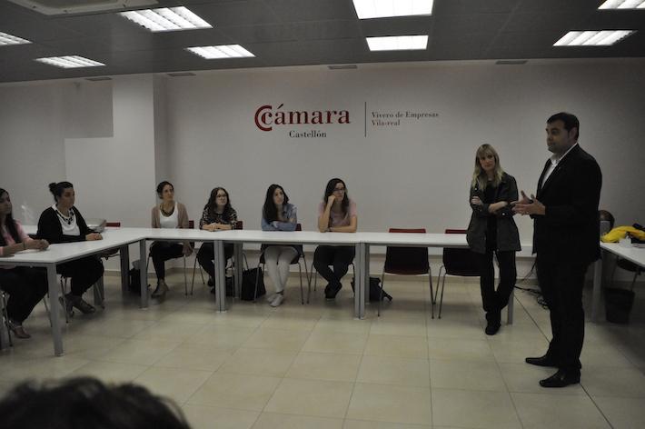 Comença la formació en creativitat als participants del projecte Vilaveca al Viver d'Empreses