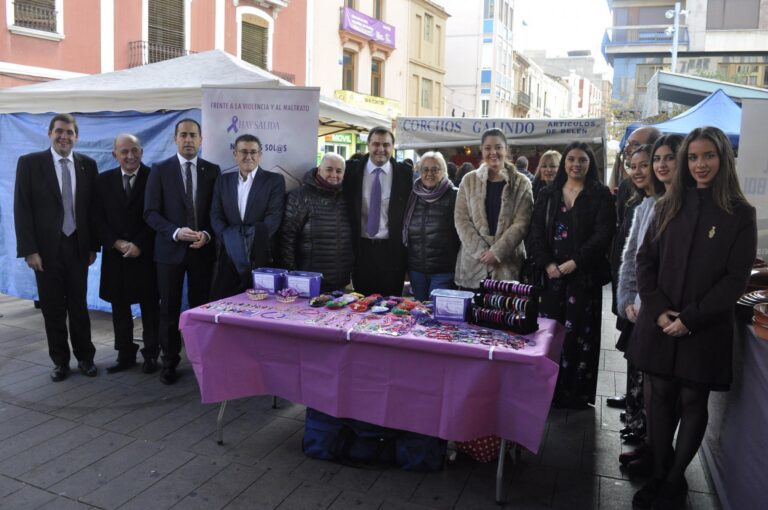 Vila-real celebra la Fira de Santa Caterina amb 250 parades de productes típics de Nadal