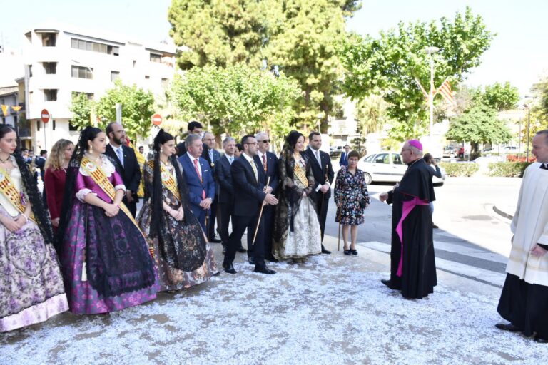 La ciutat celebra el dia del patró amb la santa missa pontifical oficiada pel bisbe de la diòcesi de Sogorb-Castelló