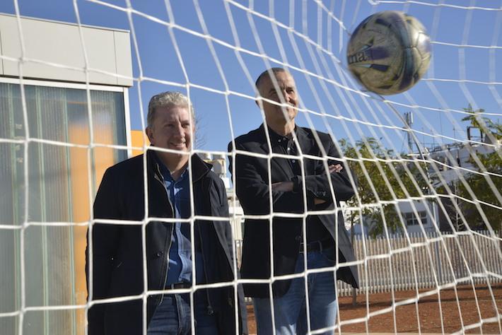 La Ciutat Esportiva es posa a punt amb la reparació dels vidres dels vestuaris i la renovació dels para-balons
