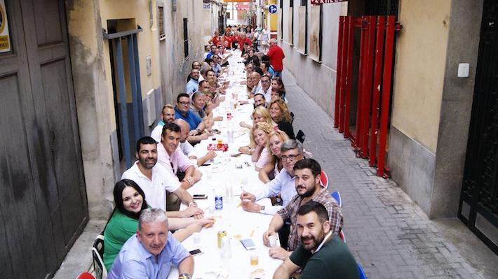 La penya El Vermelló celebra un dinar de festes amb polítics del PSPV, amics i mitjans
