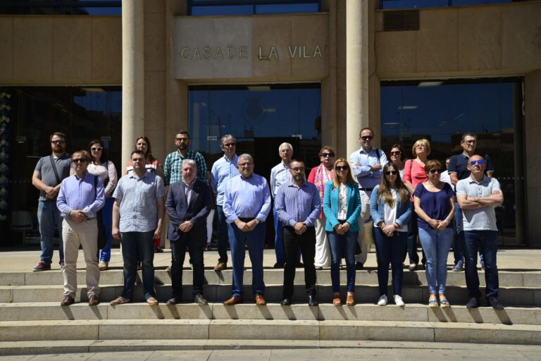 Vila-real guarda cinc minuts de silenci per denunciar l’atac al club gai d’Orlando