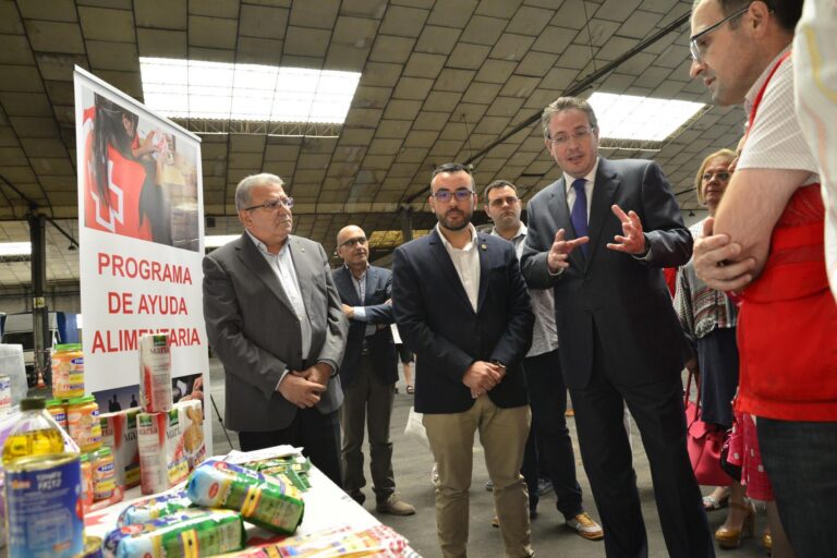 Creu Roja dona inici des de Vila-real el seu repartiment d’aliments de primera necessitat per a 10.200 persones