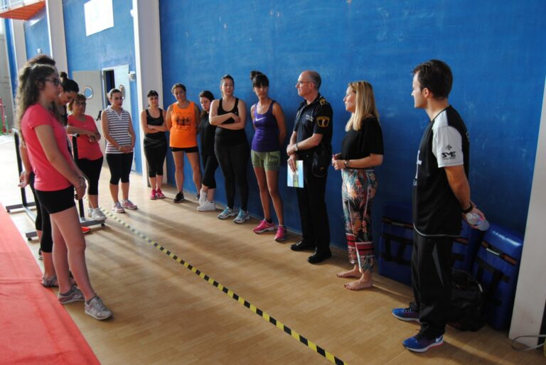Èxit de participació en el segon curs de defensa personal per a dones organitzat per a Policia Local 