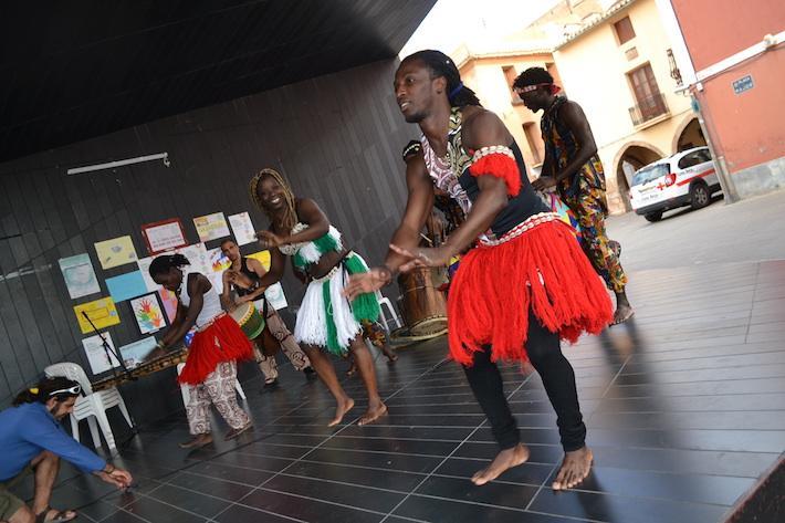 La Fira de la Solidaritat reuneix a la plaça Major a més de 40 estands d’ONG i entitats