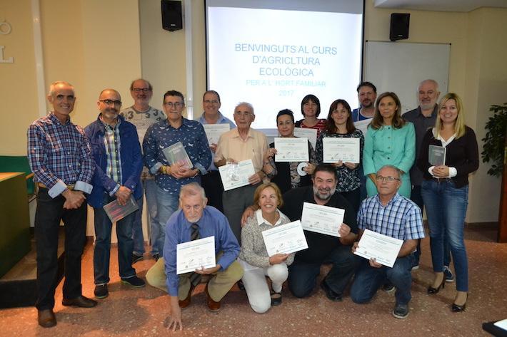 La 6a edició del Curs d'Agricultura Ecològica finalitza amb una donació per al Lluís Alcanyís