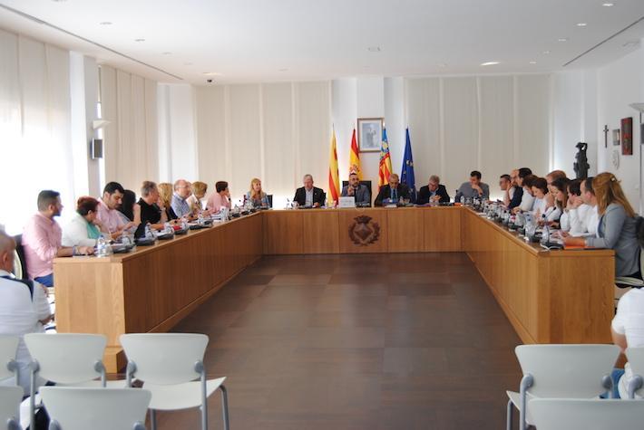 Els partits s’uneixen «per la unitat nacional enfront del independentisme» i deixen a soles a Compromís