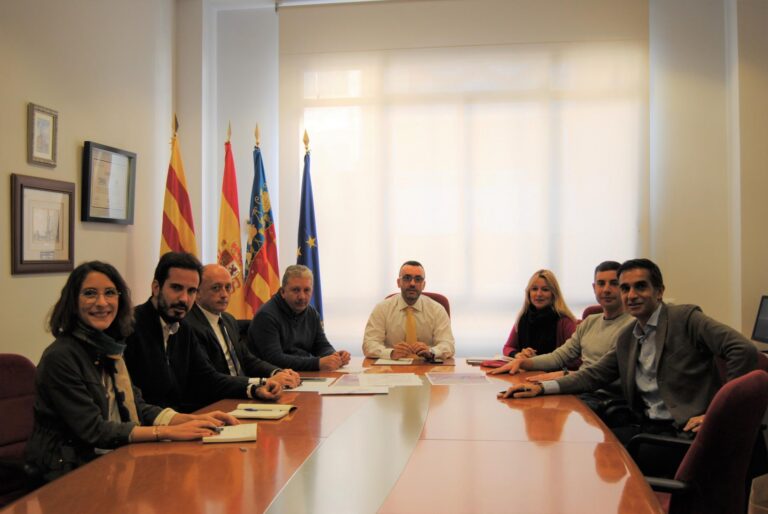 L’alcalde es reuneix amb Sebastián Mora per a avançar en la definició de la futura pista d'atletisme i ciclisme