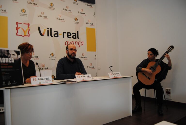 El recital Lorca rememora amb acords de guitarra el naixement del poeta granadí fa 120 anys