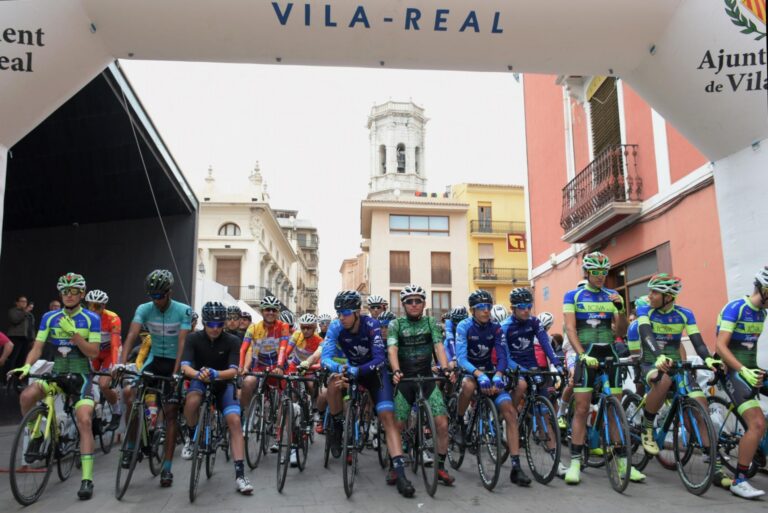 Arranca la 72a edició de la primera etapa del Gran Premi Vila-real- Morella de ciclisme