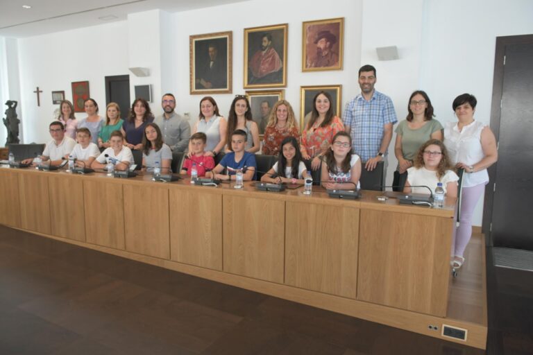 El Consell de Xiquets i Xiquetes del curs 2018-2019 es clausura i s’acomiaden els 15 membres d’aquest cicle