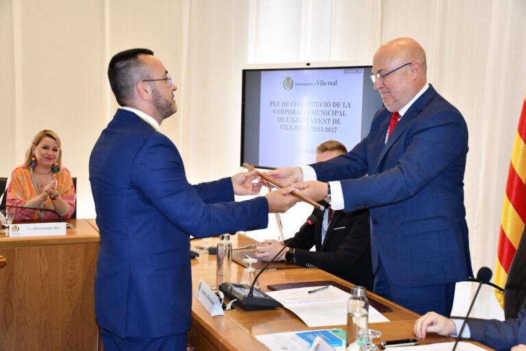 L’Ajuntament es constitueix amb Benlloch al front per quarta legislatura consecutiva amb el suport de PSOE