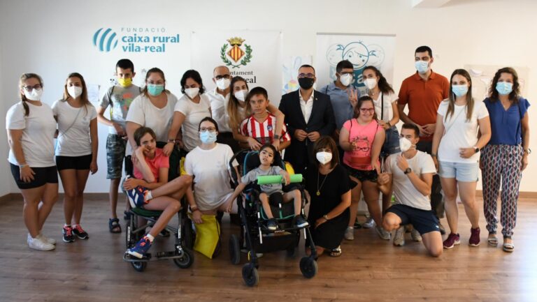 Benlloch i Ecorihuela visiten el campus d’estiu dirigit a xiquets amb diversitat funcional XiCaEstiu