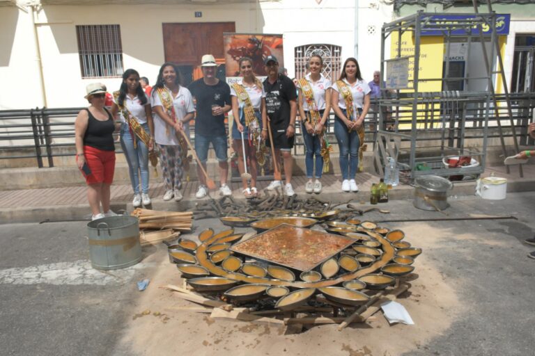 2.000 persones, 90 'paellons' i Togego, El Furó i Casal i Punt, guanyadores del 81é Concurs de paelles