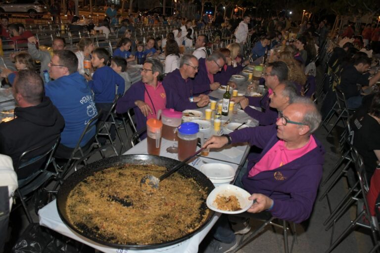 Multitudinari 31é concurs d'empedrats per a penyes al Recinte de la Marxa 