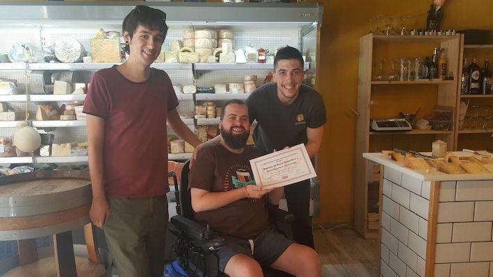 Quesomentero Cheesebar es converteix en soci honorífic de l’associació Conquistando Escalones