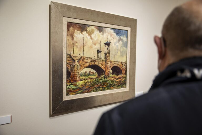 La mostra de Llorens Bort, un recorregut per la representació dels paisatges urbans pròxims