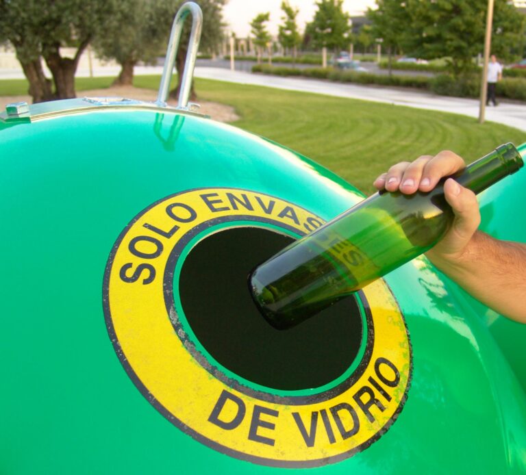 Ecovidrio i Vila-real promouen el reciclatge de vidre en hostaleria