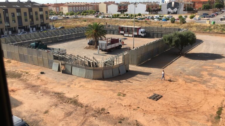 La polèmica plaça de bous s’inaugura aquest dissabte amb la crítica de part de l’equip de govern