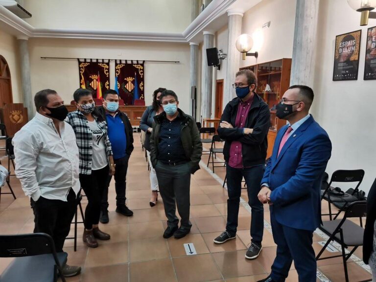 Alcaldes i alcaldesses del Salvador visiten Vila-real interessants amb les polítiques de la ciutat