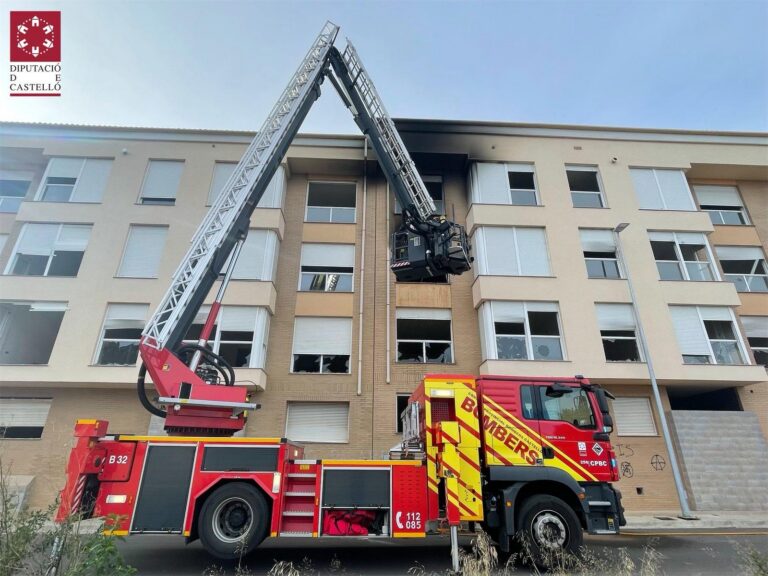 Incendi en una casa sense ocupants a Vila-real