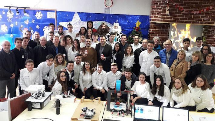 L'alumnat d'Activitats Comercials de Fundació Flors exposa la seua tradicional simulació de centre comercial