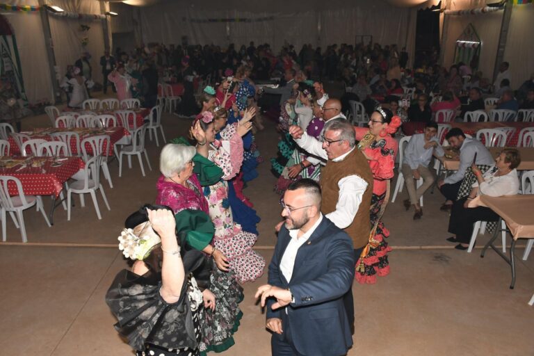 La Fira d’Abril arriba a Vila-real amb música, ball i molta festa