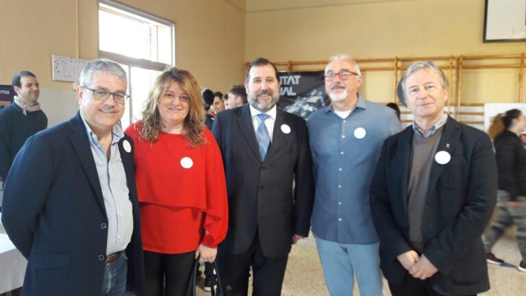 El col·legi Santa Maria celebra la I Fira de la Ciència i rep la visita de Mónica Mañas, Eduardo Pérez i Alejandro Amposta