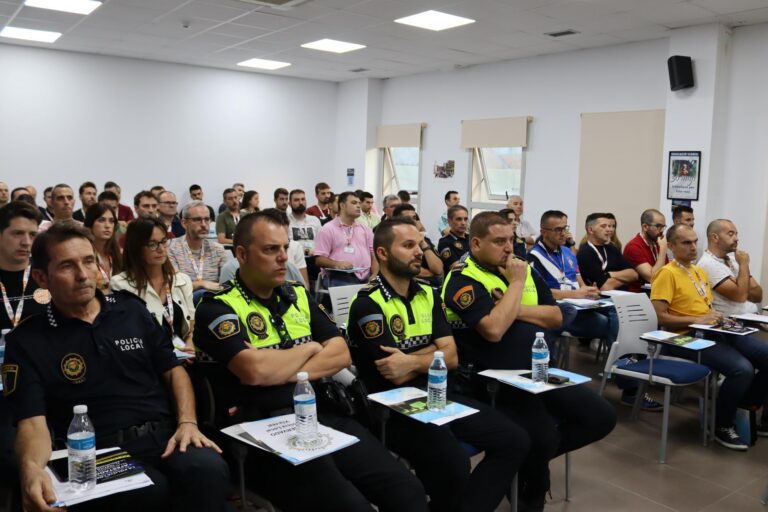Benlloch inaugura el I seminari nacional sobre atestats de trànsit i seguretat vial de la Policia Local