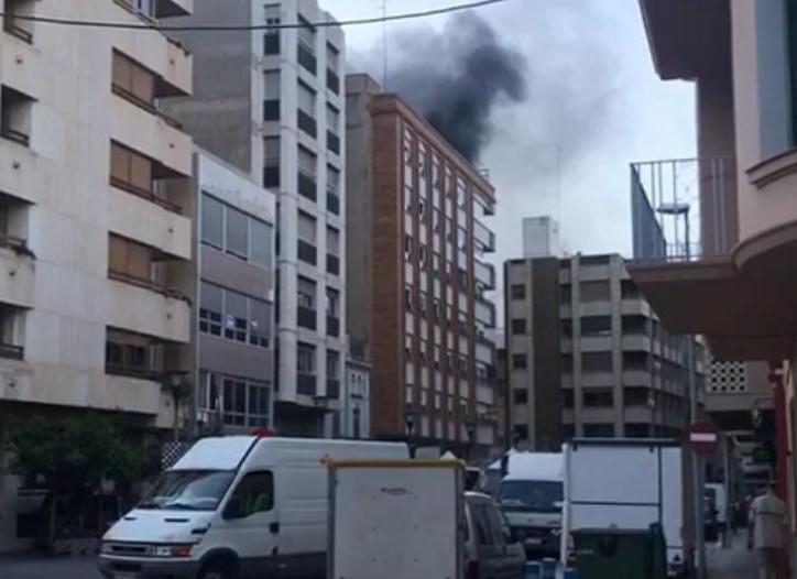 L'Associació Veïnal Contra el trasllat del Mercat al centre alerta del perill afegit davant incendis com el d'aquest matí