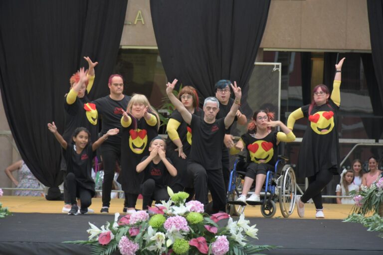 La gala de la moda més inclusiva pren la Plaça Major de Vila-real