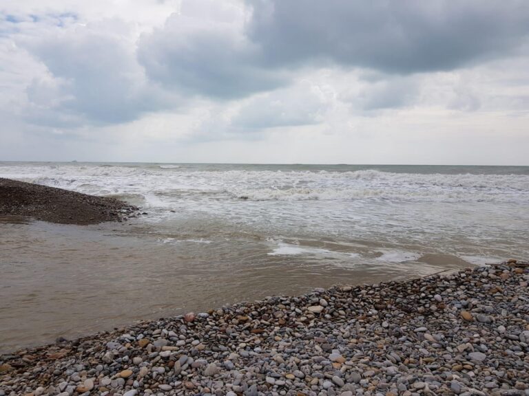 La gola sud del Millars s’obri a la mar després d’un any tancada