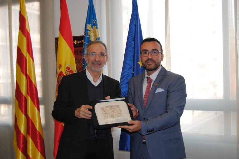 Benlloch rep l'alcalde de Granollers per avançar en l'inclusió de la ciutat a la xarxa 'Alcaldes Per la Pau'