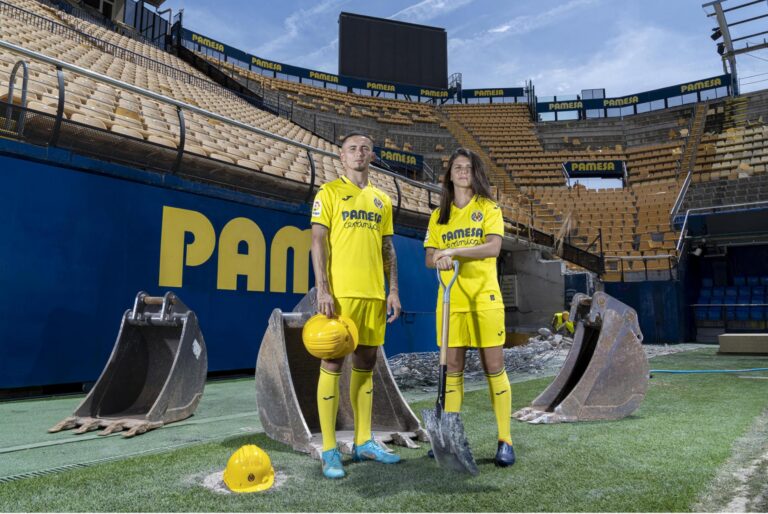 El Villarreal CF presenta el primer equipament oficial Joma per a la temporada 2022/23