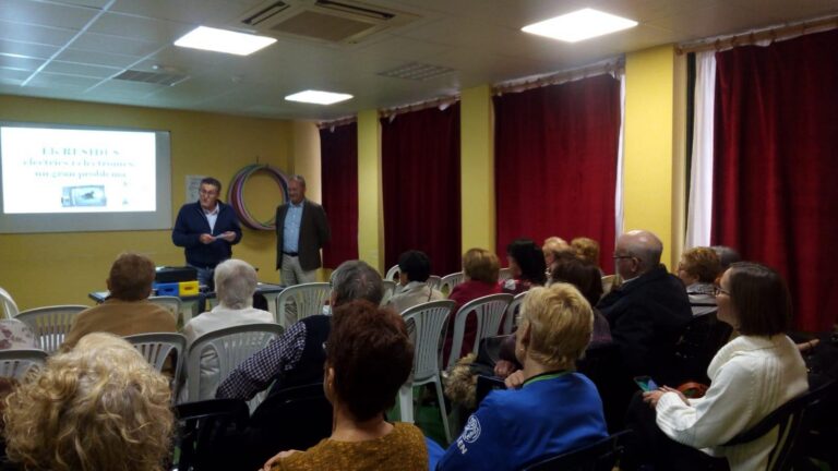 Cinc places es convertiran en punts de reciclatge de Residus d’Aparells Elèctrics i Electrònics la setmana vinent