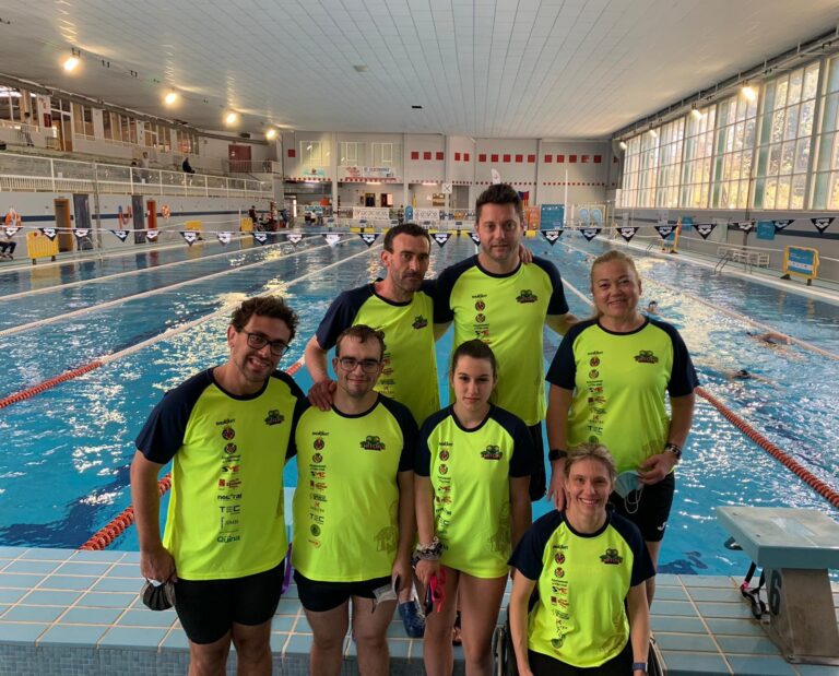 Els Tritons de Vila-real van aconseguir 13 medalles aquest cap de setmana a Elx
