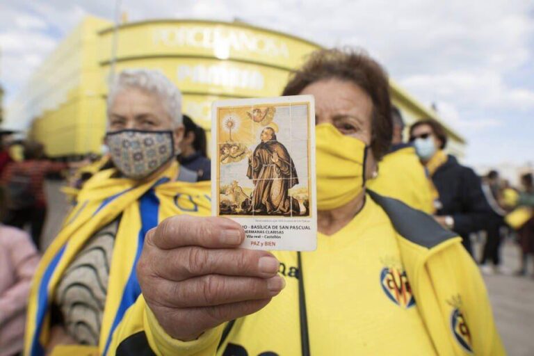 Els aficionats groguets preparen la rebuda per a encoratjar al Villarreal CF