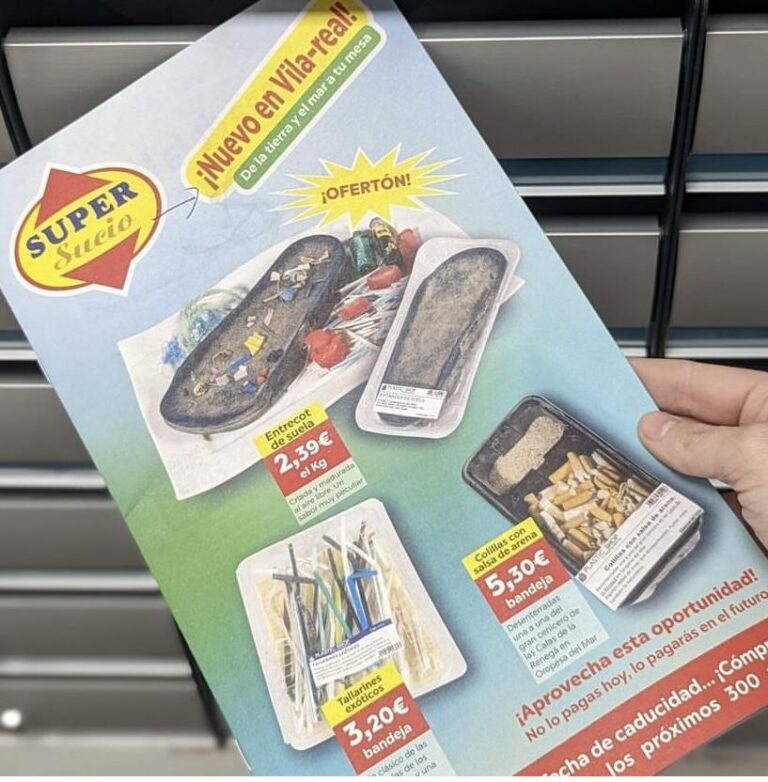 El fullet de ‘Super Sucio’ pretén conscienciar a la població de Vila-real sobre l’ús del plàstic