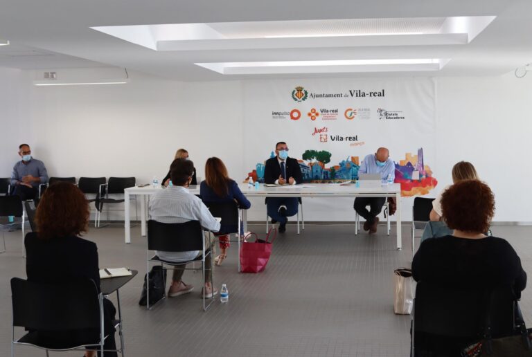 Dues empreses locals proveiran de paper i sabó que s’ha disparat als col·legis per la pandèmia