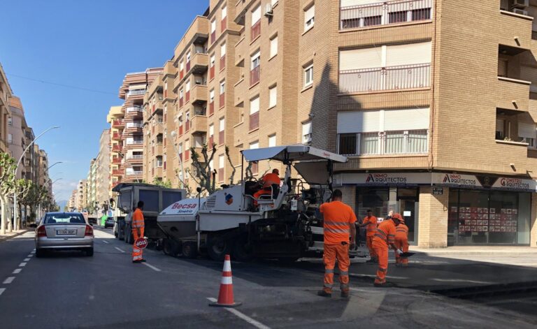 Retencions a l’avinguda Francesc Tàrrega per les tasques d’asfaltat